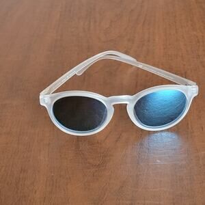 Sunski Dipsea Sunglasses Frosted/Sky colorway 2201 Sun-DS-FSK Polarized.